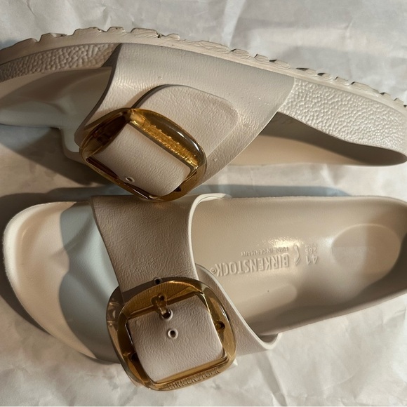 Birkenstock White Sandals with Gold Buckle - Picture 10 of 11